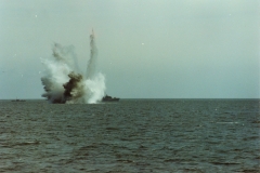 M1081 Konstanz-Hohlstablenkboot bei Minenexplosion